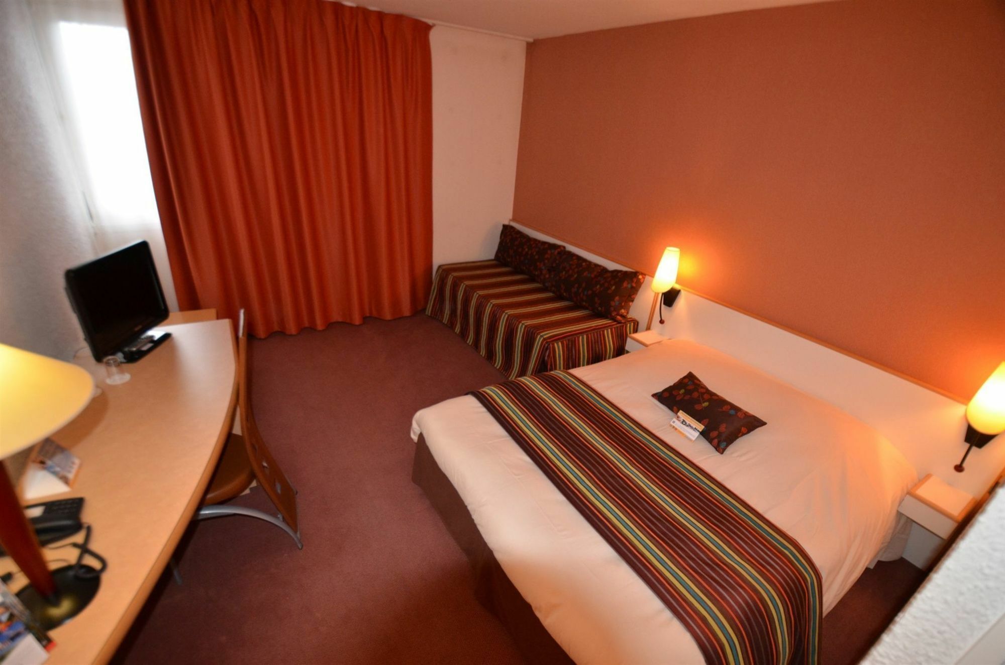Akena Poitiers Nord Futuroscope Hotel 3*